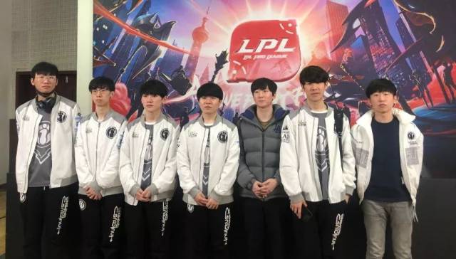 并与品牌直 并与品牌直