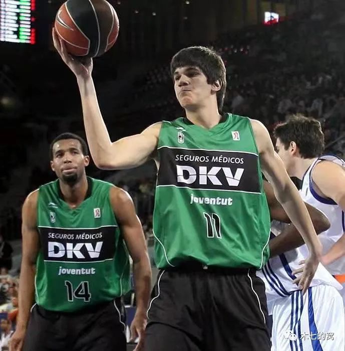 的表现也屡 的表现也屡